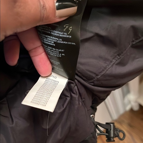 The North Face Black Hmlyn down Parka. Mens size small - Picture 11 of 11